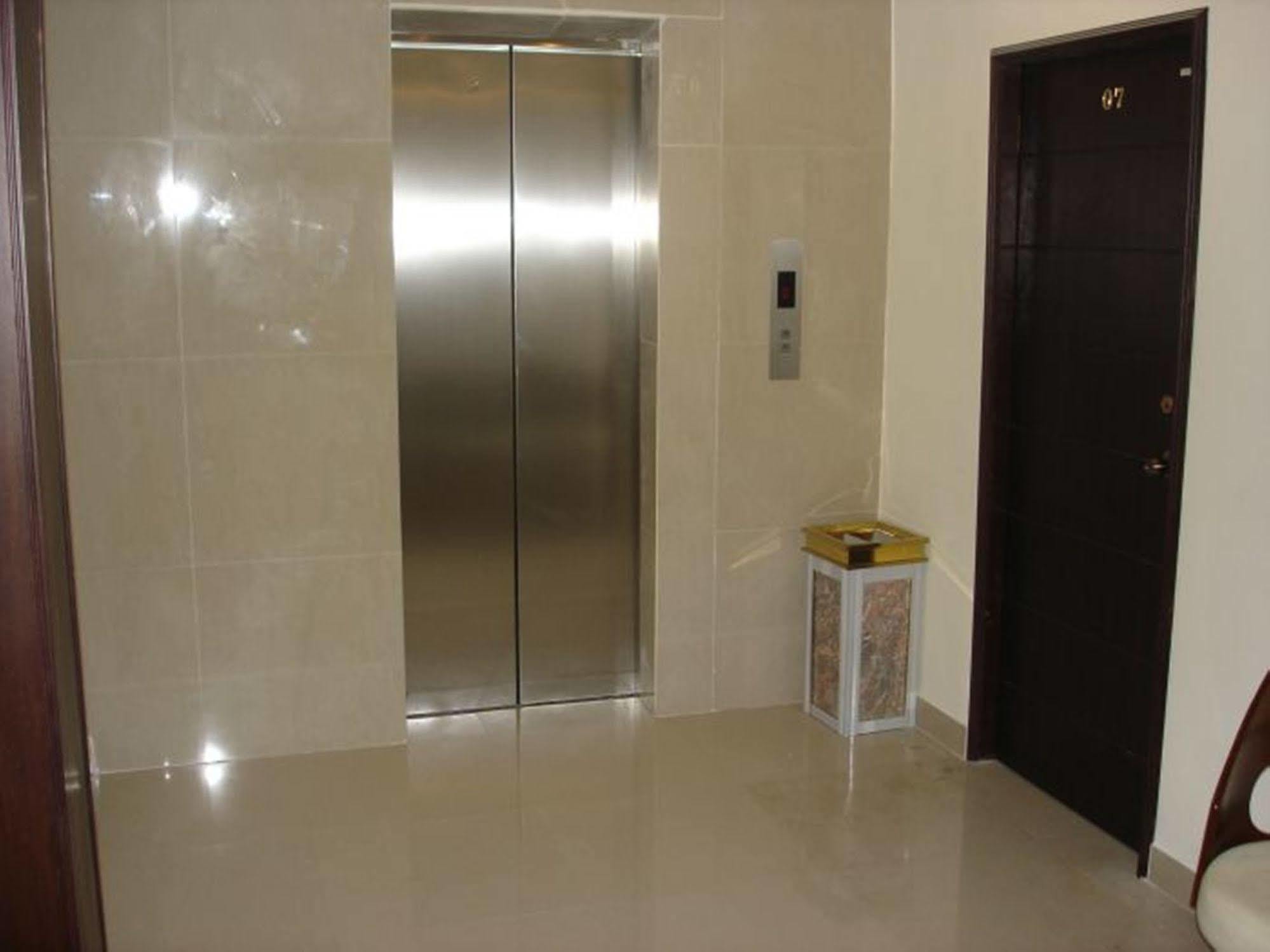 Royal Q & D Suites Pattaya Exterior foto